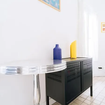 Unique And Bright Studio In Διαμέρισμα