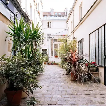 Unique And Bright Studio In Διαμέρισμα *