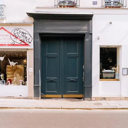 Unique And Bright Studio In *